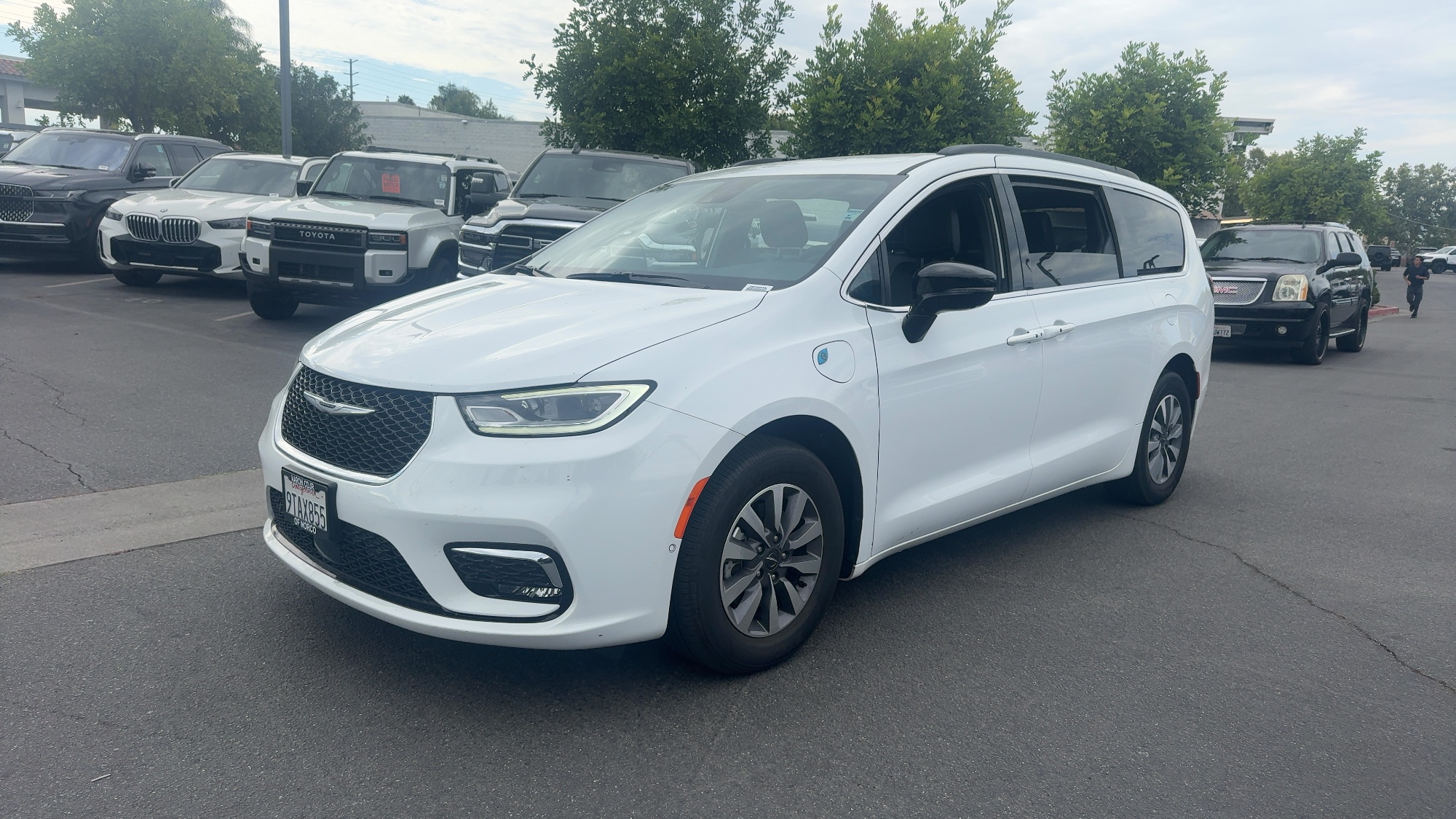 2025 Chrysler Pacifica Hybrid Select
