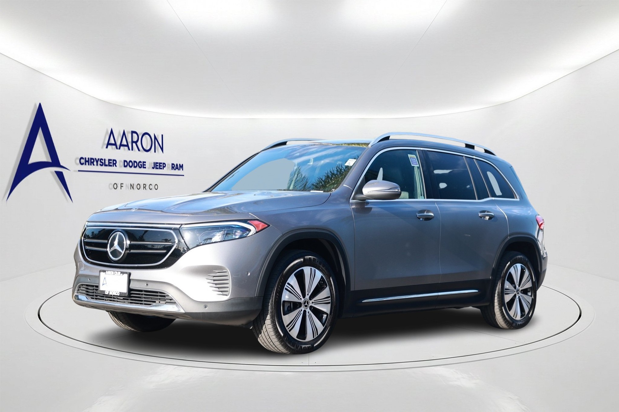 2023 Mercedes-Benz EQB 300